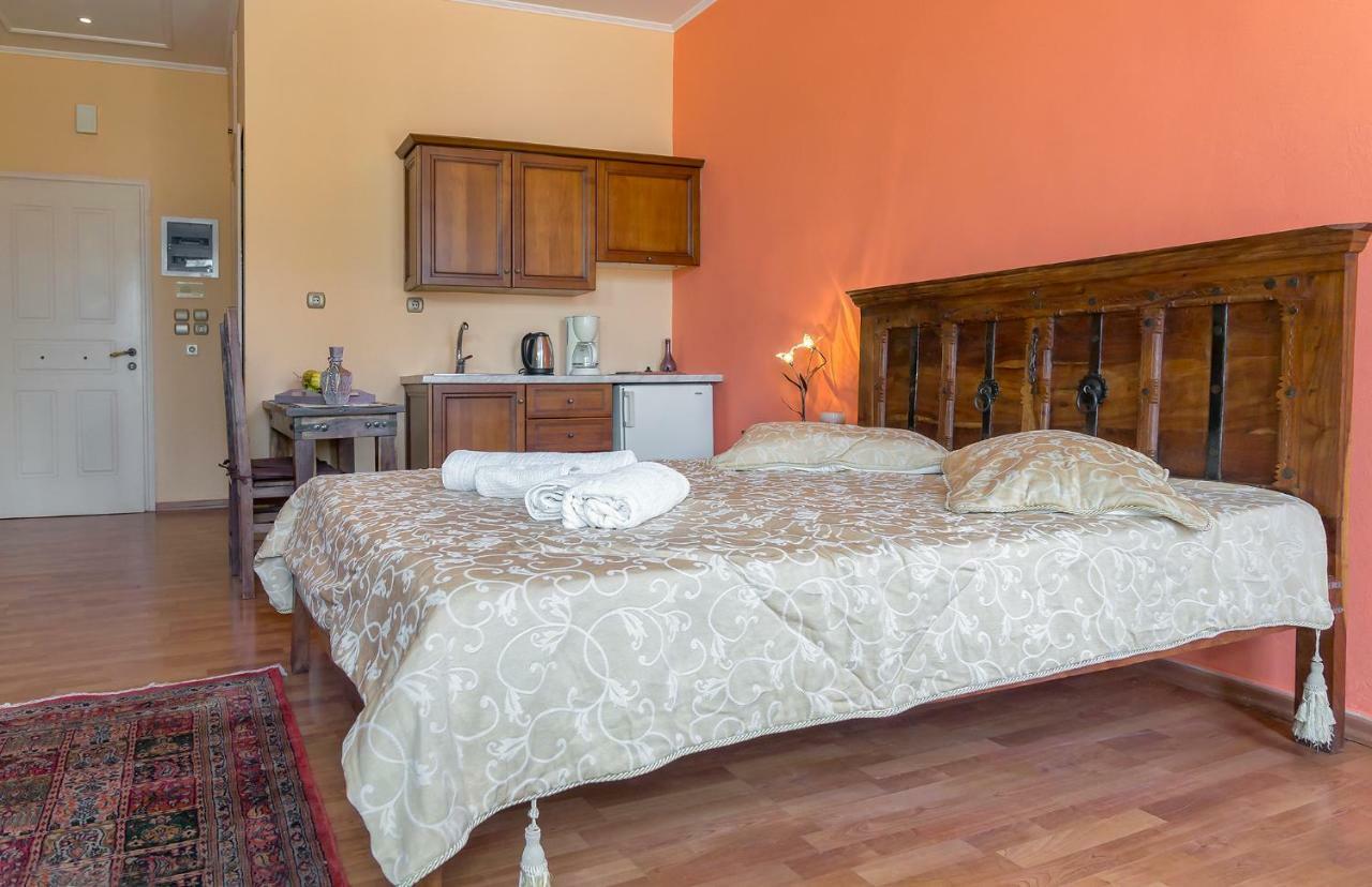 Elois Suites Rethymno  Exterior photo