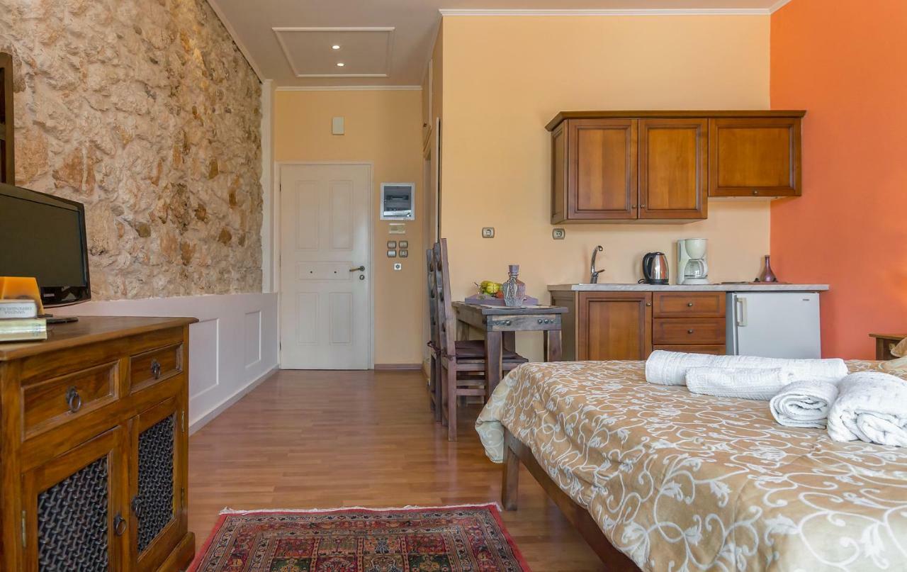Elois Suites Rethymno  Exterior photo